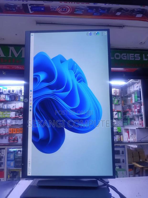 HP 27 Inches Edge to Edge
