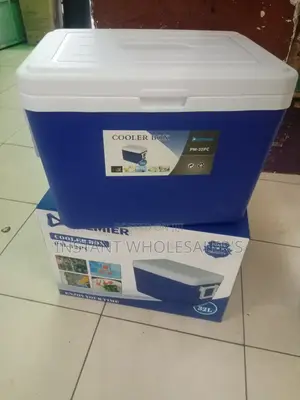 Premier 32 Litres Cooler Box