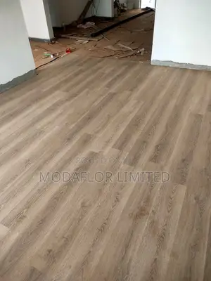 Elegant Laminate Flooring – 8mm 12mm Thickness Options