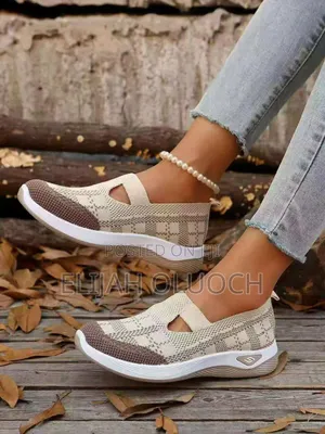 Ladies Breathable Rubbers Shoes