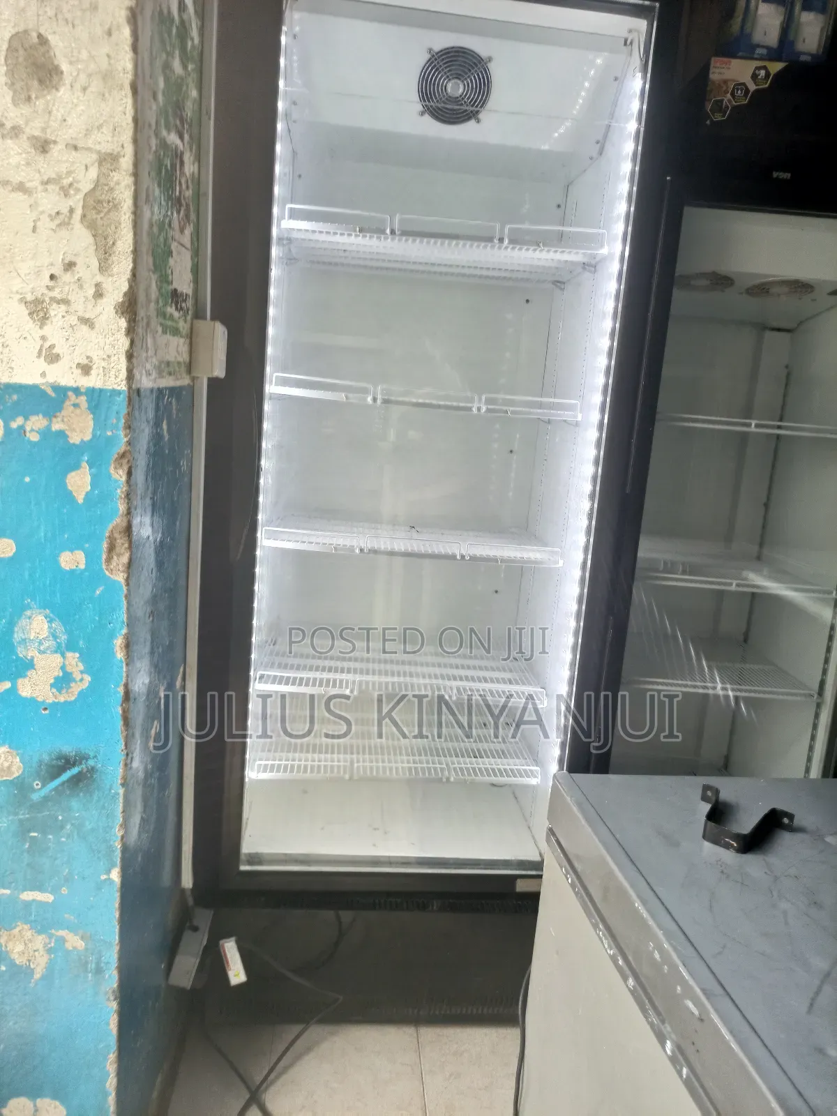 680l Standing Display Fridge