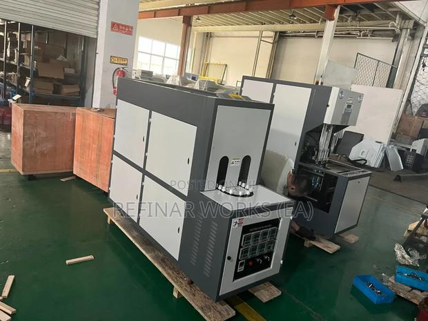 Automatic Pet Bottle Blow Molding Machine - thumbnail 2