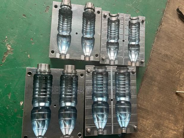 Automatic Pet Bottle Blow Molding Machine - thumbnail 5