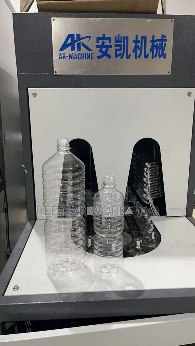 Automatic Pet Bottle Blow Molding Machine - thumbnail 3