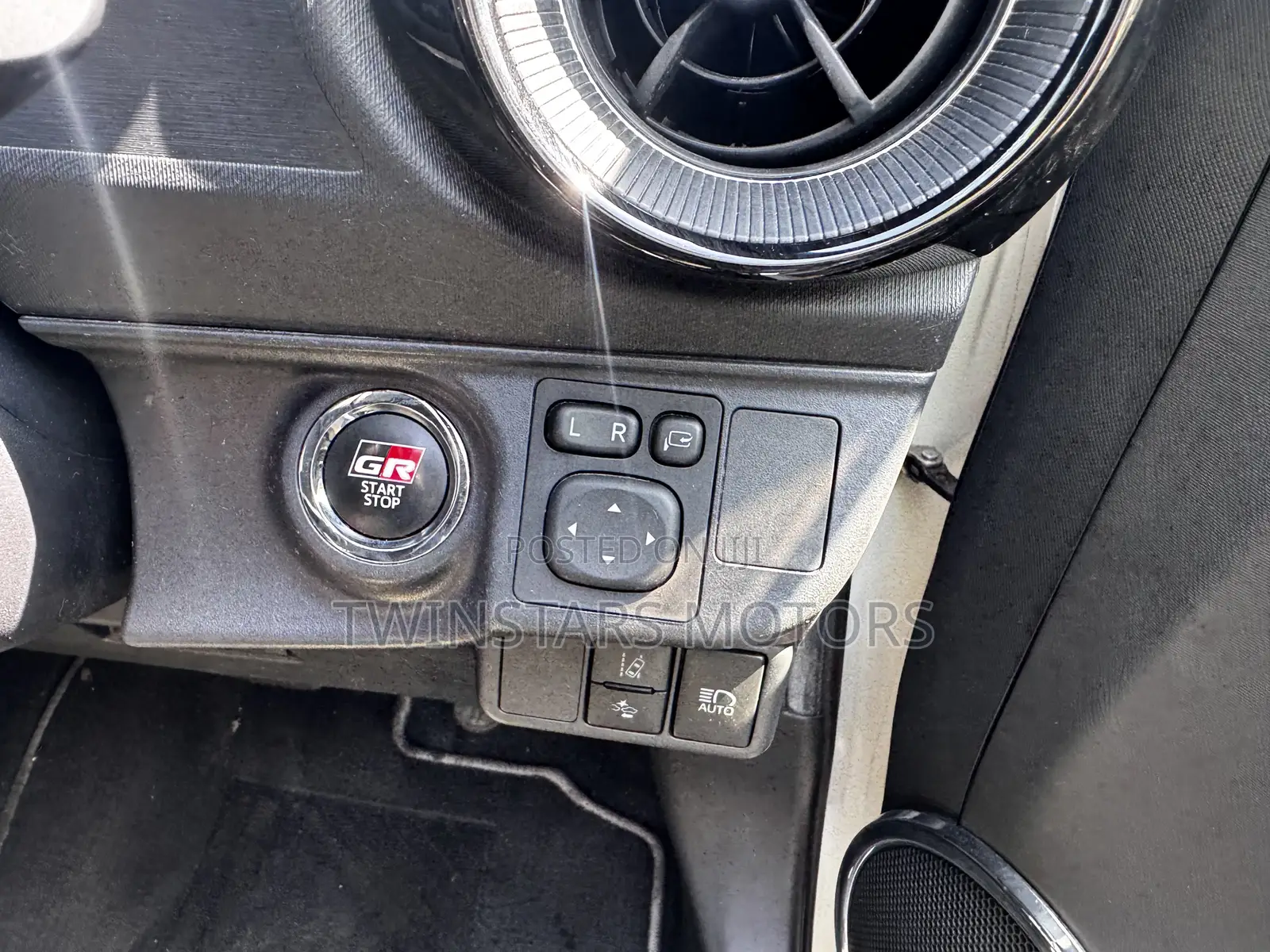 Toyota Aqua 2019 Silver