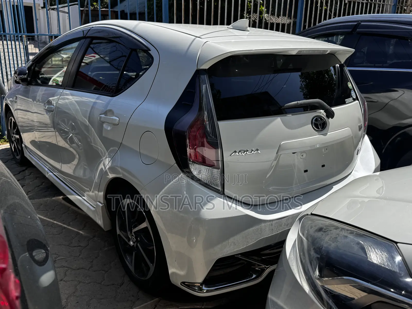 Toyota Aqua 2019 Silver