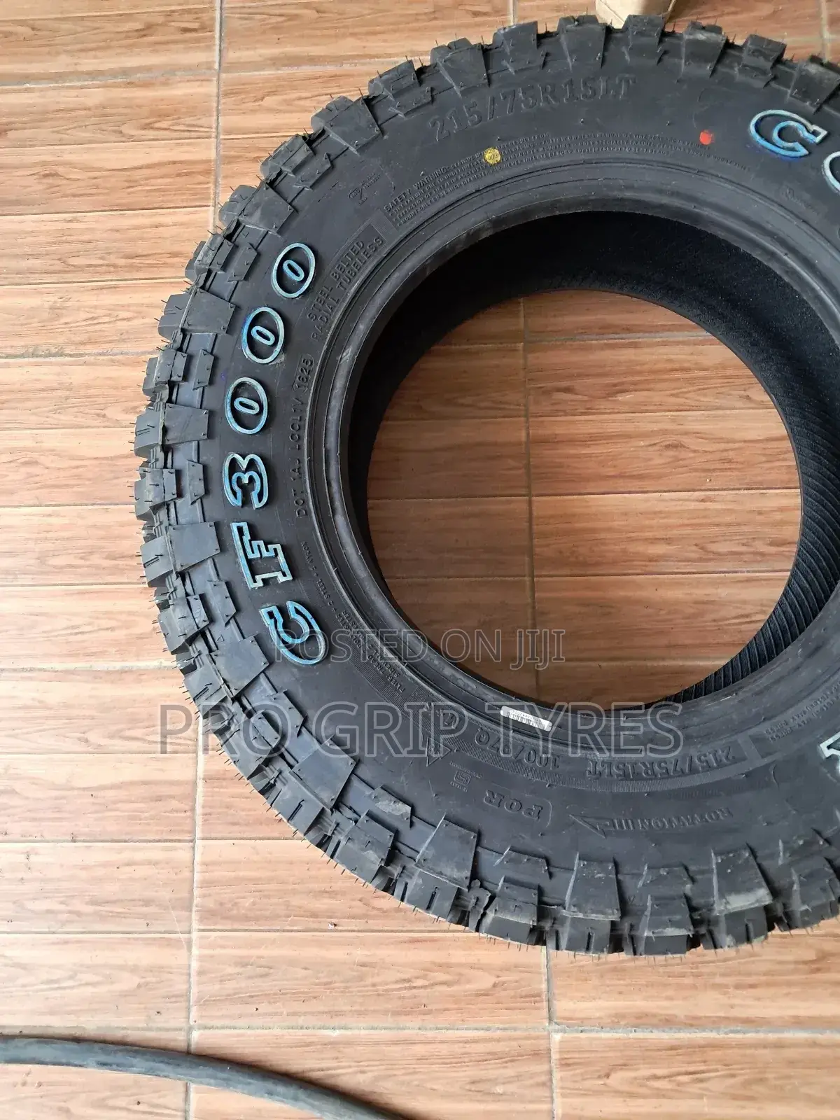 Comforser Cf 3000 215/75/15 Lt