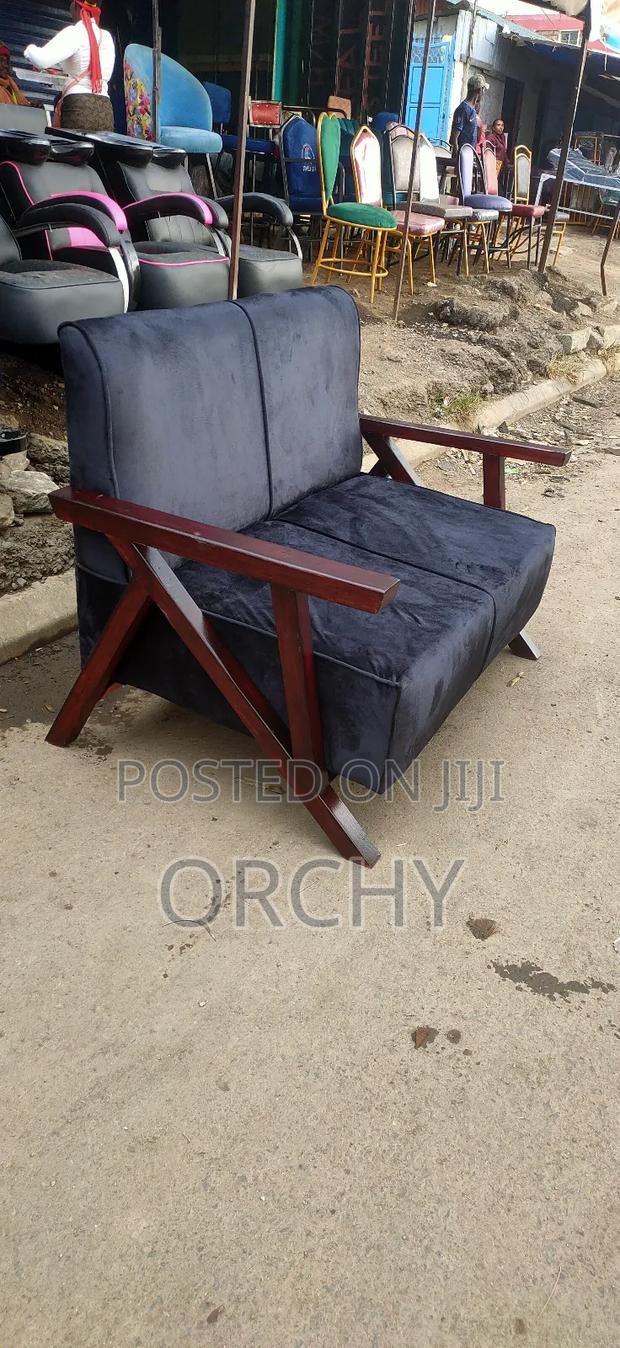 2 Seater Vintage Seat - thumbnail 2