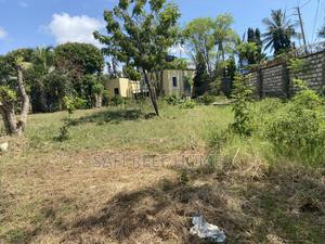 1/2 Acre Prime Plot for Sale Links Road Good for High Rise - thumbnail 2