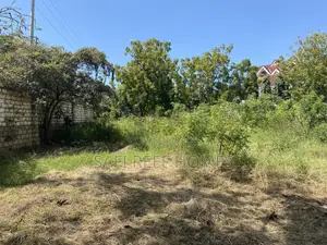 1/2 Acre Prime Plot for Sale Links Road Good for High Rise