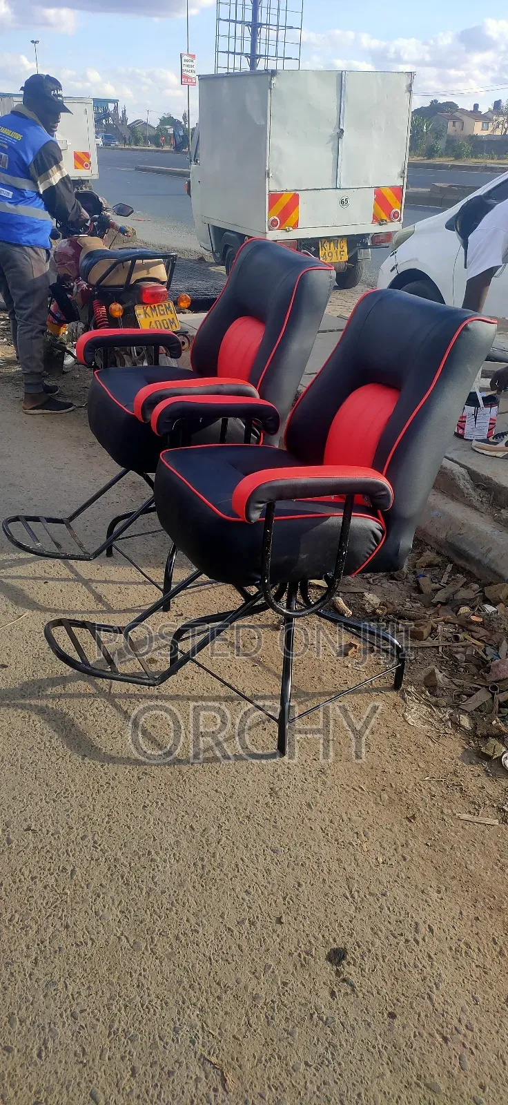 Simple Kinyozi Chair