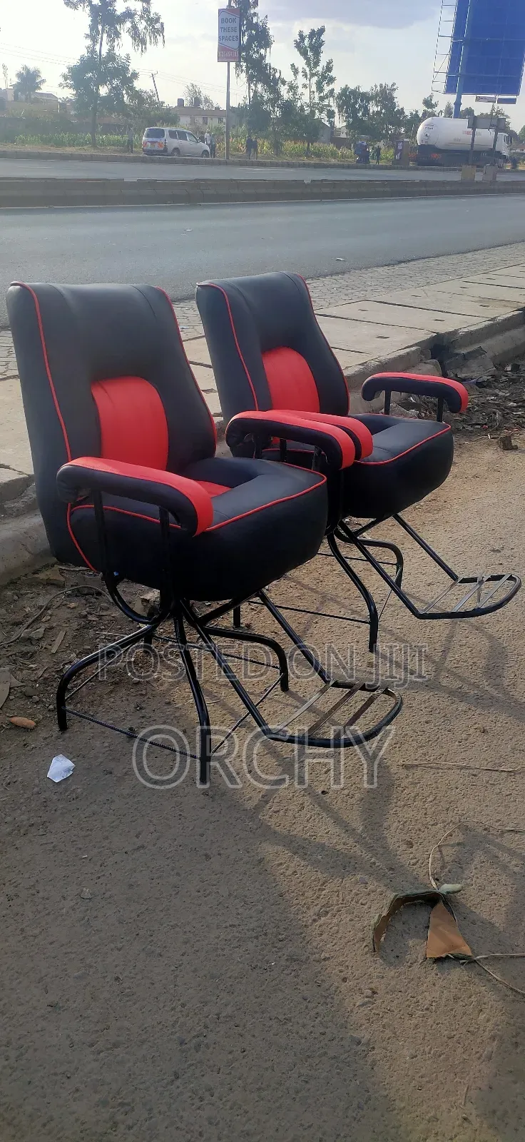 Simple Kinyozi Chair