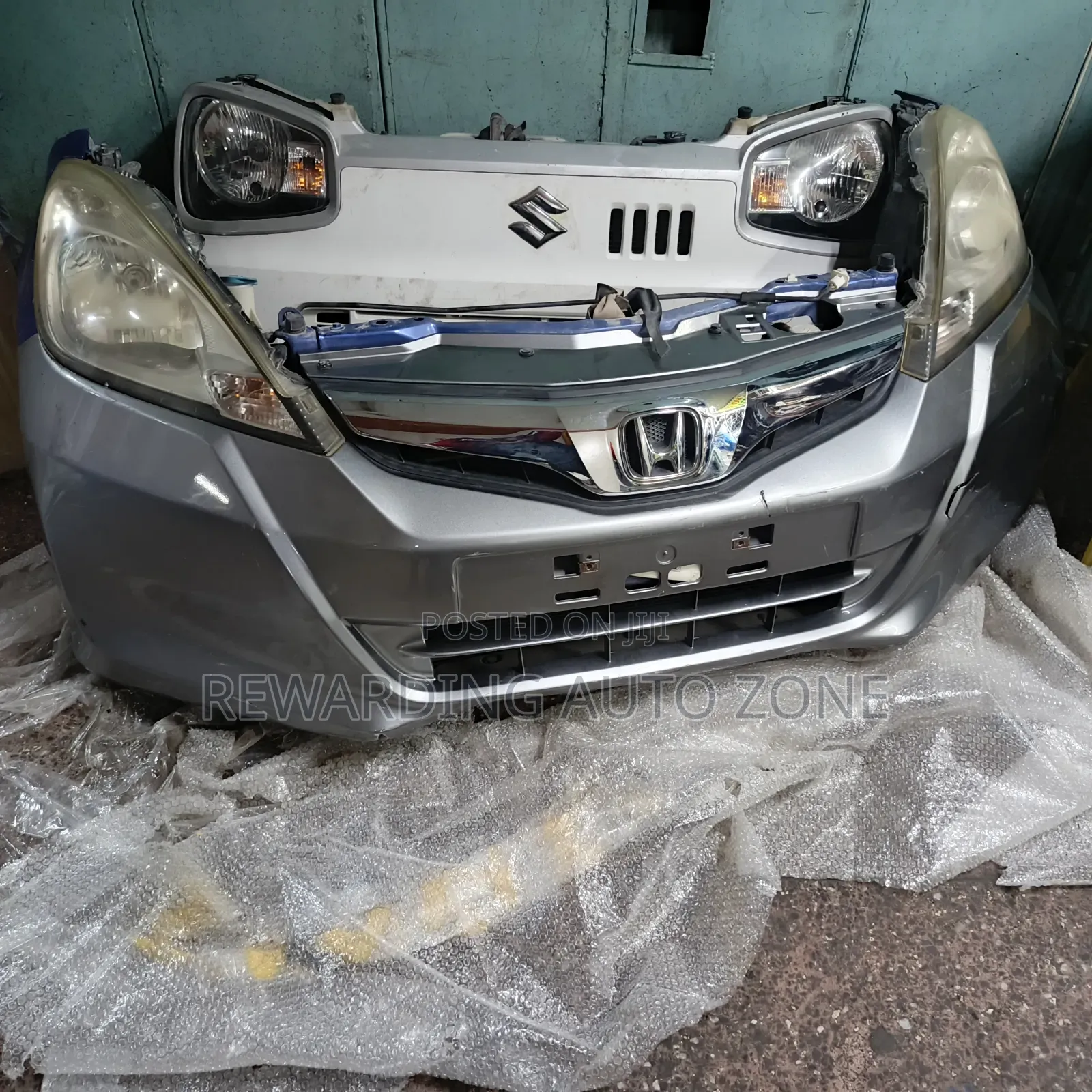Honda Fit 2012 Nosecut.