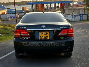 Toyota Crown 2010 Green