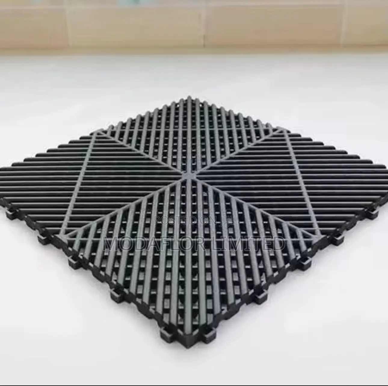 Professional Garage Flooring – Interlocking Heavy Mats