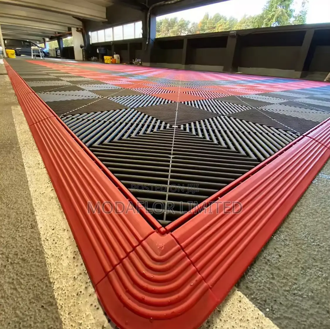 Protective Garage Mats – Interlocking Heavy Duty Tiles