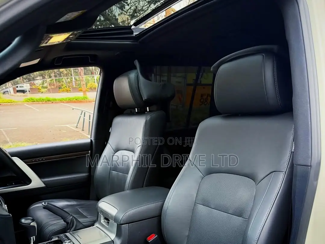 Toyota Land Cruiser 4.6 V8 ZX 2018 Pearl