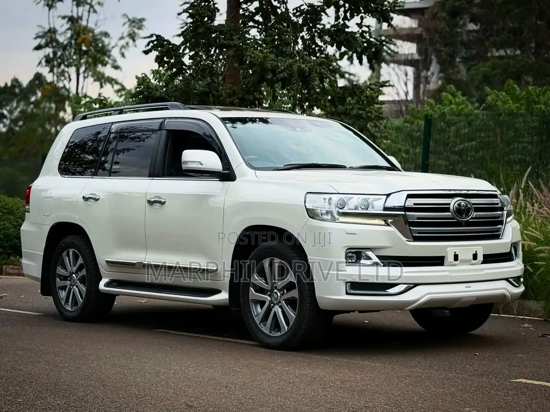 Toyota Land Cruiser 4.6 V8 ZX 2018 Pearl