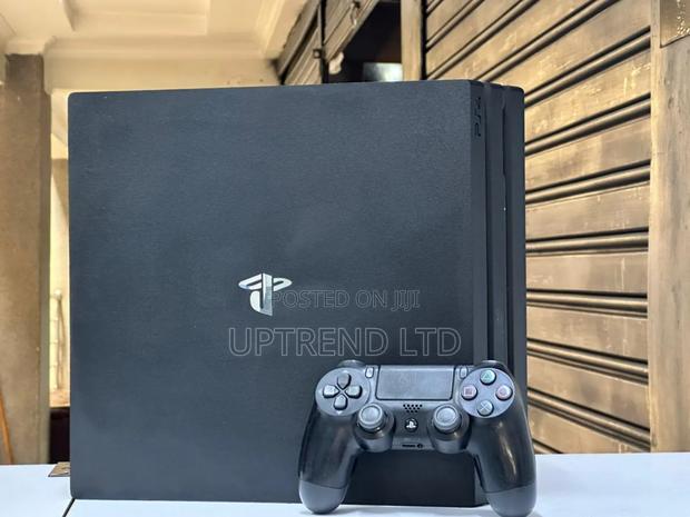 Black Ps4 Pro / Playstation 4 Pro 1tb Slightly Used