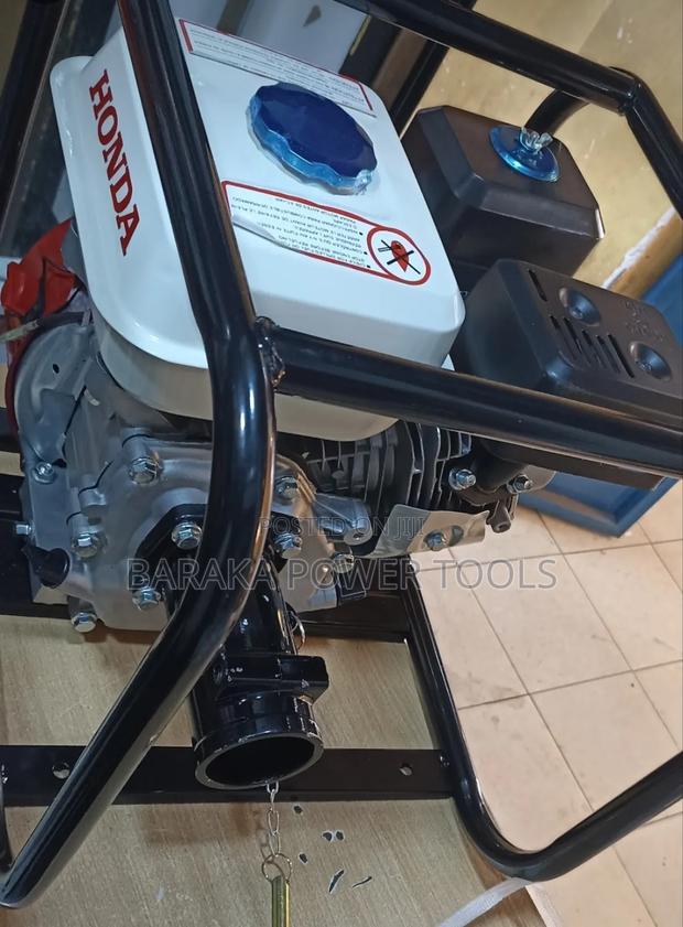 Professional Concrete Vibrator Engine - main view