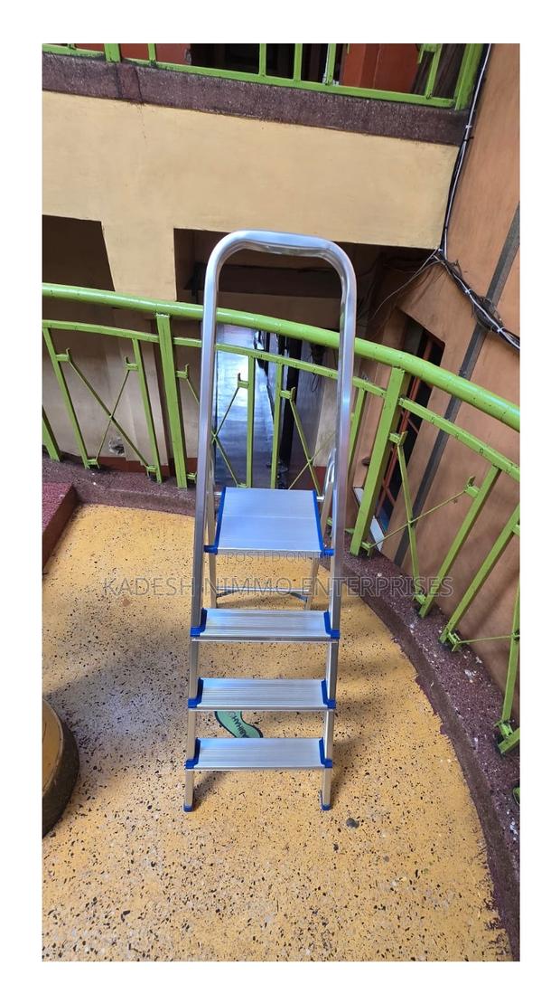 Heavy Duty Aluminium Ladder – 4 Steps - main view