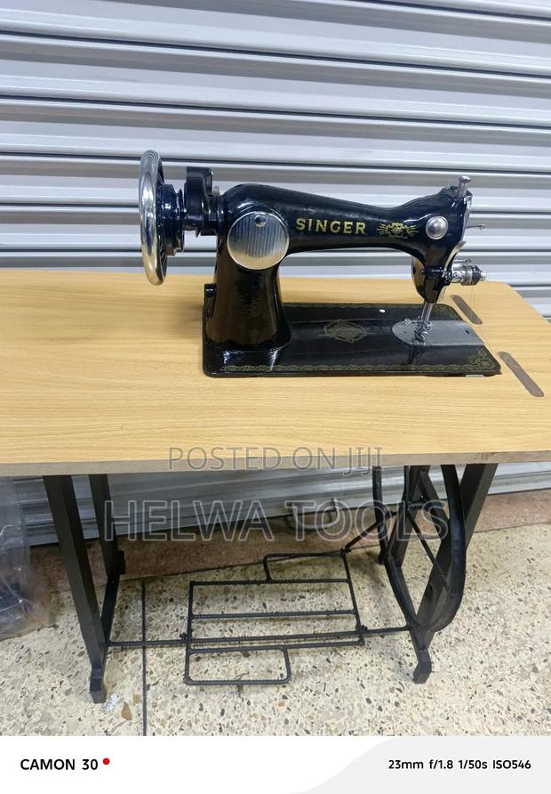Singer Sewing Machine + Table - main view