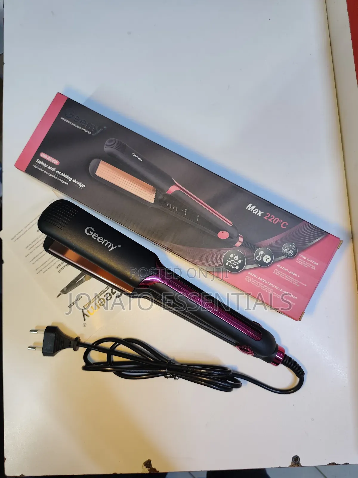 Geemy Professional Ceramic Hair Straightener Max 220°C Flat Iron