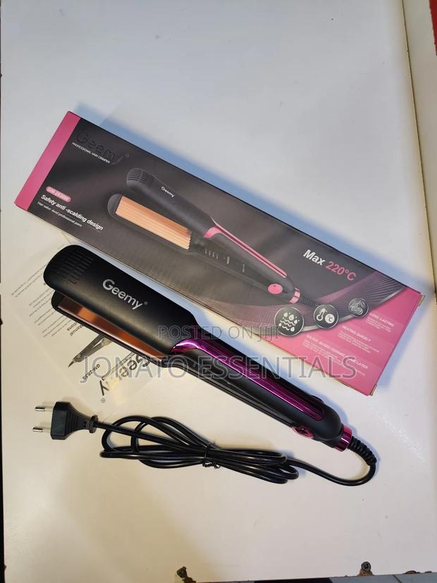 Geemy Professional Ceramic Hair Straightener Max 220°C Flat Iron - thumbnail 4