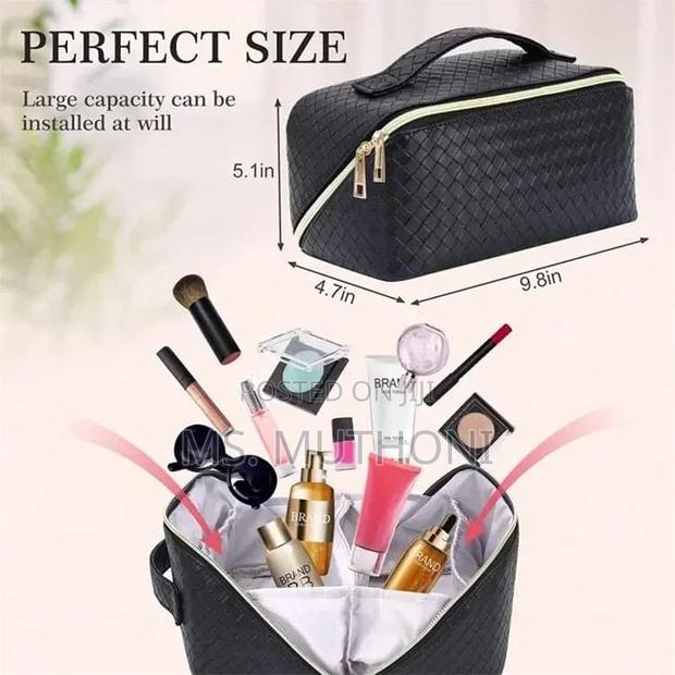 Waterproof Large Travel Cosmetics/ Toiletries Bag