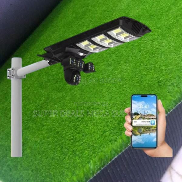 Powerful 450 Watts Solar Street Light Lamp + PTZ 4g Security Camera