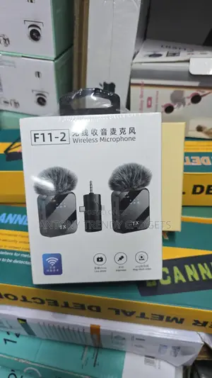 F11-2 Dual Wireless Lavalier Microphones for Phone Camera