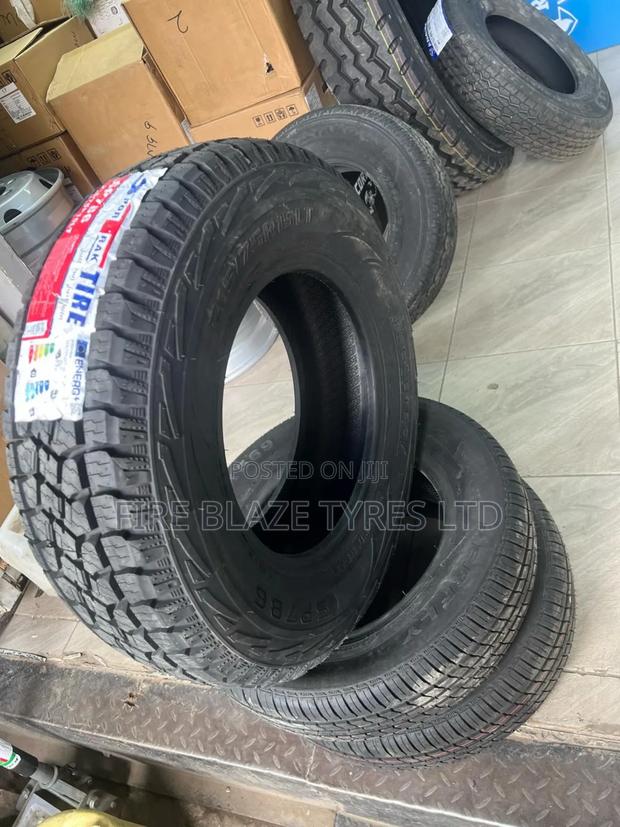 215/75r15 Sportrack Tire - thumbnail 2
