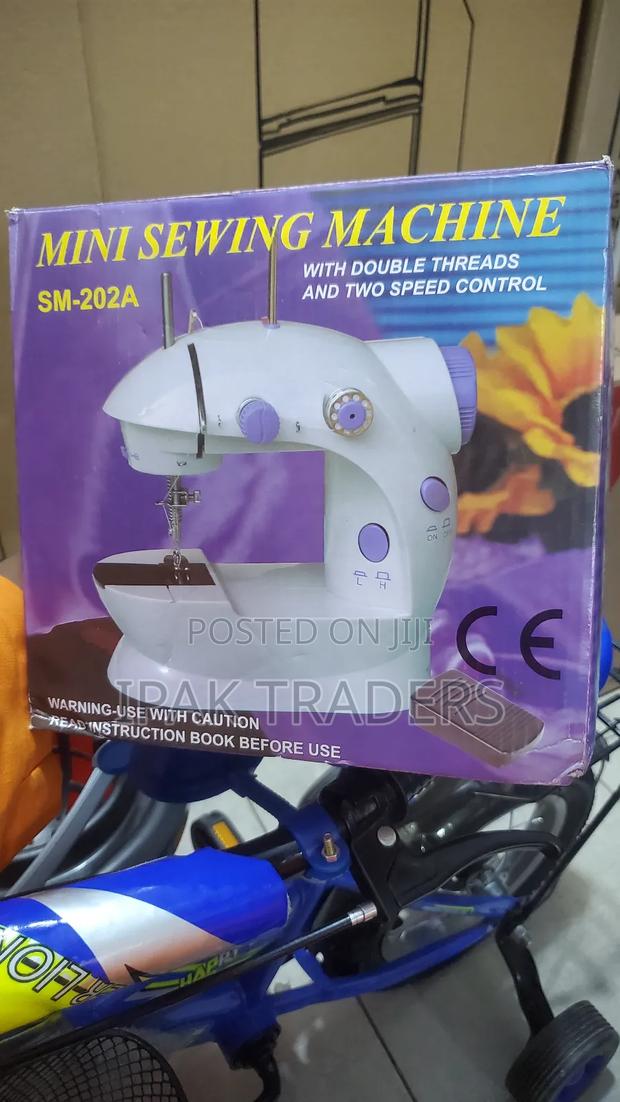 Mini Sewing Machines Handheld Sewing Machine With Light Cutter