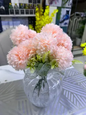 Clear Glass Flower Vase /Flowers