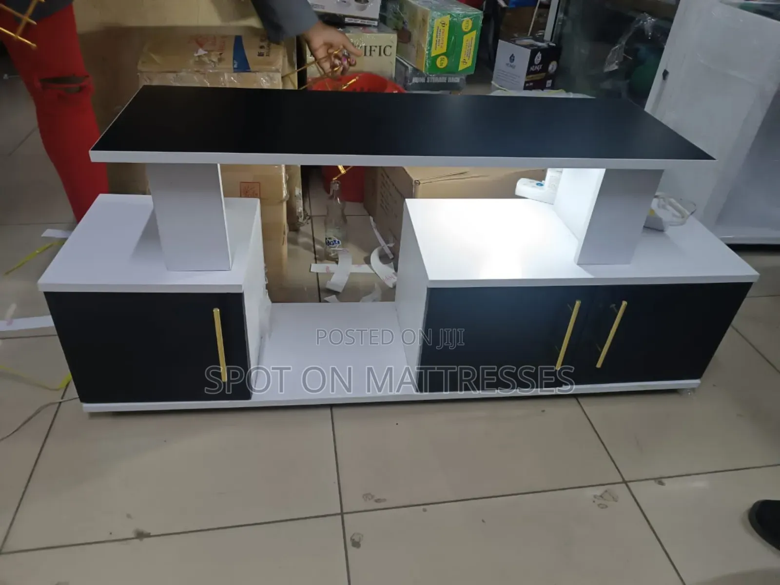Tv Stand With Led Lights Black and White + Free Delivery Nairobi.