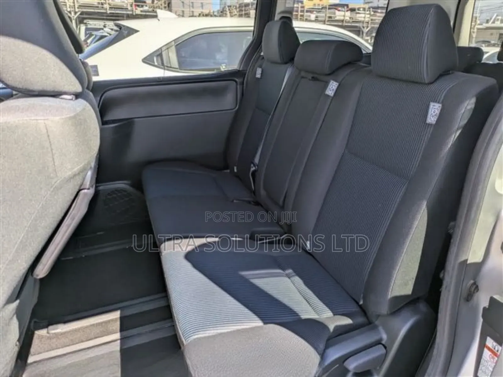 Toyota Noah 2019 Silver