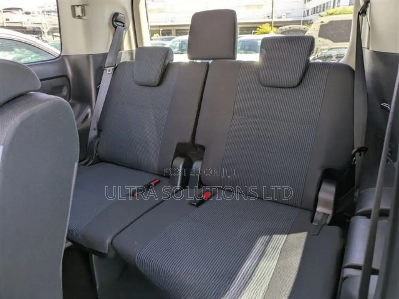 Toyota Noah 2019 Silver