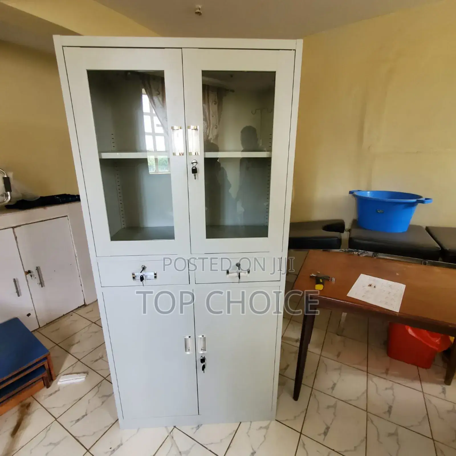 Metallic Storing Cabinet