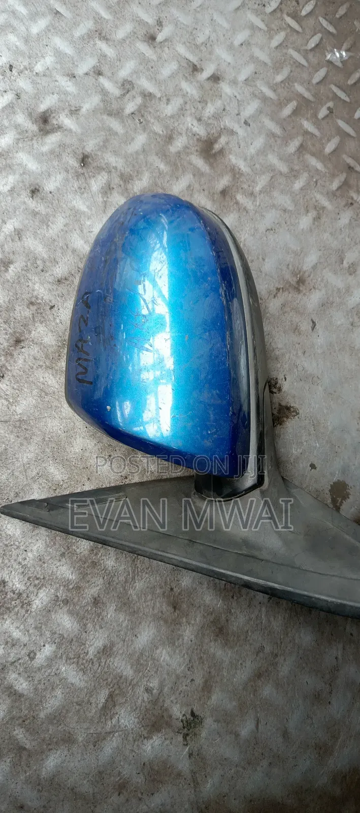 Axela Side Mirror Available (Mazda)