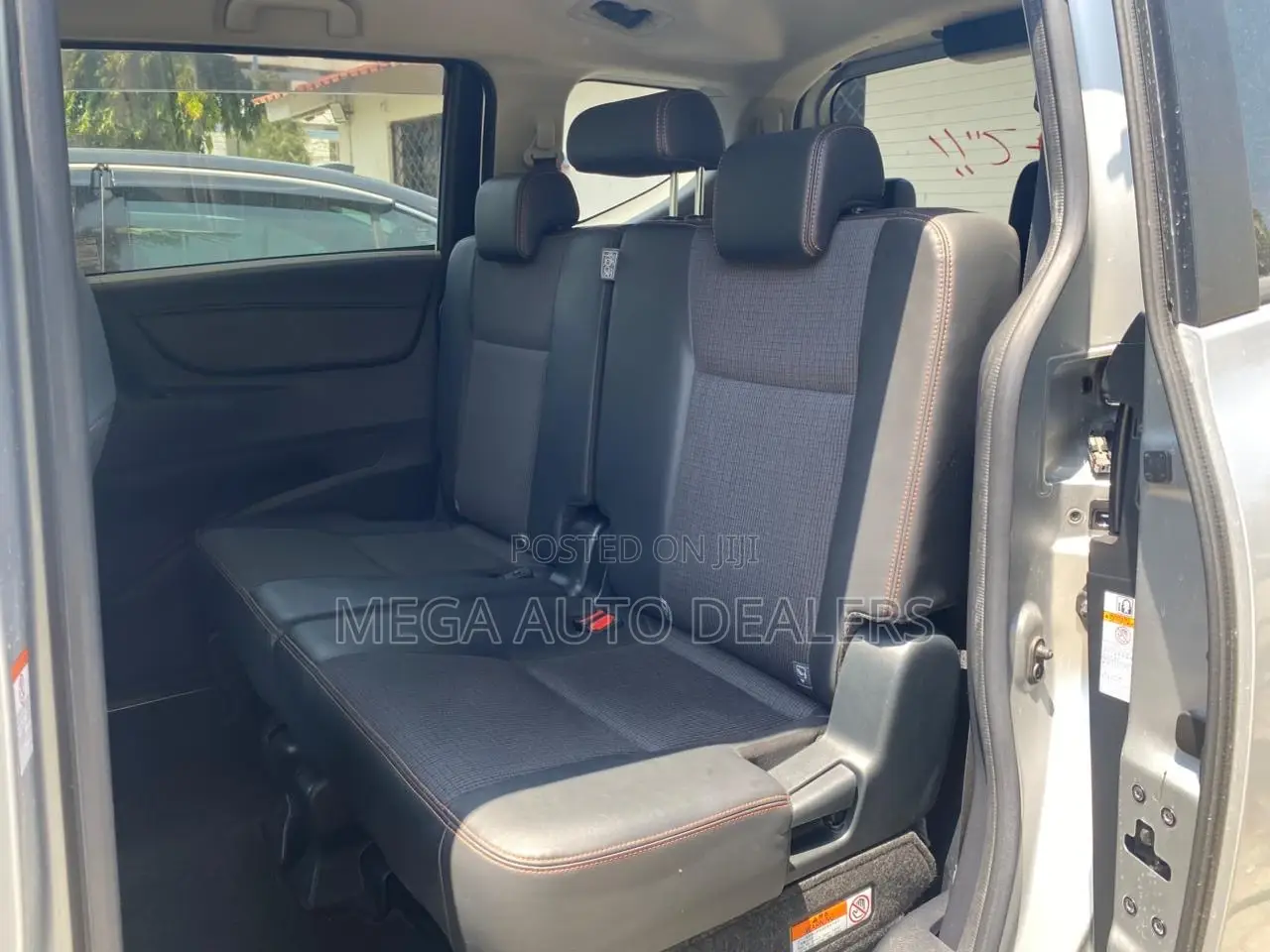 Toyota Sienta 2018 Silver