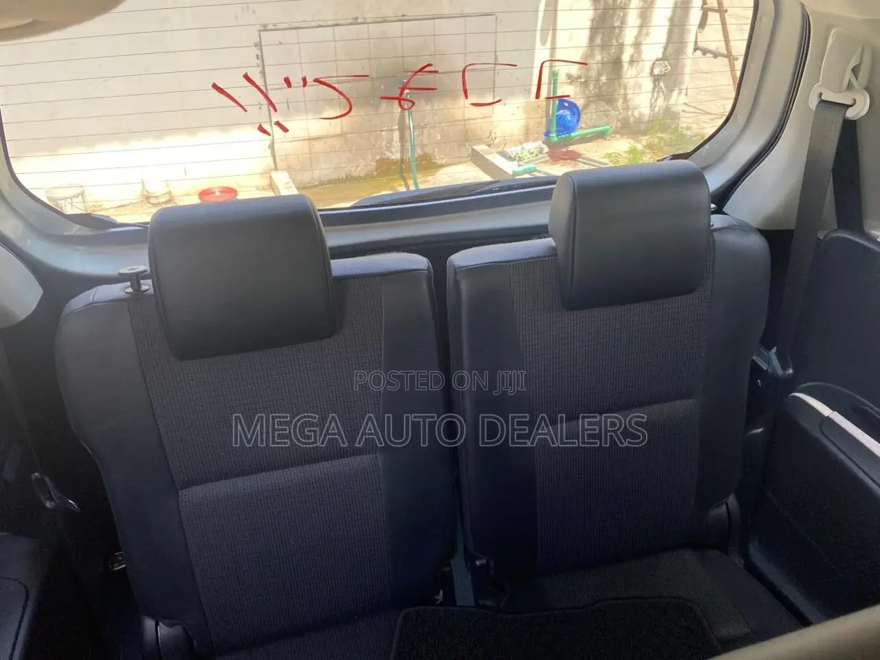 Toyota Sienta 2018 Silver