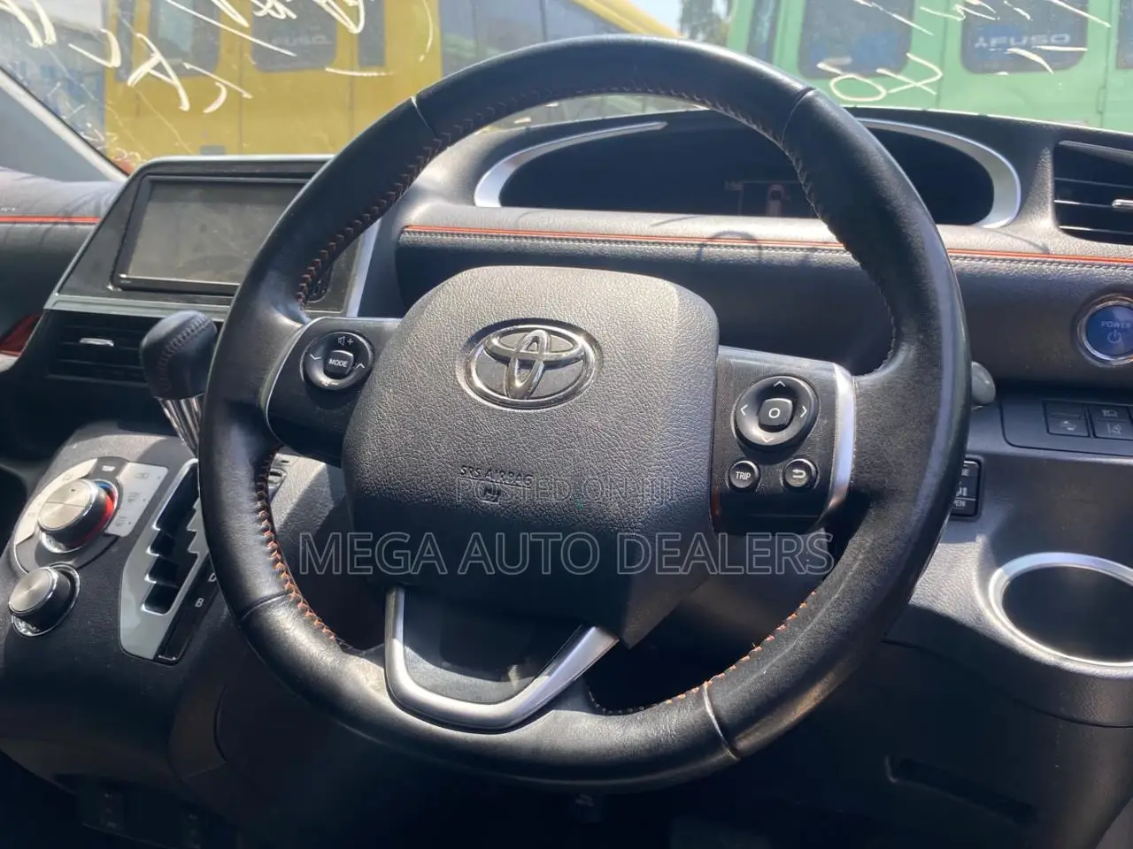 Toyota Sienta 2018 Silver
