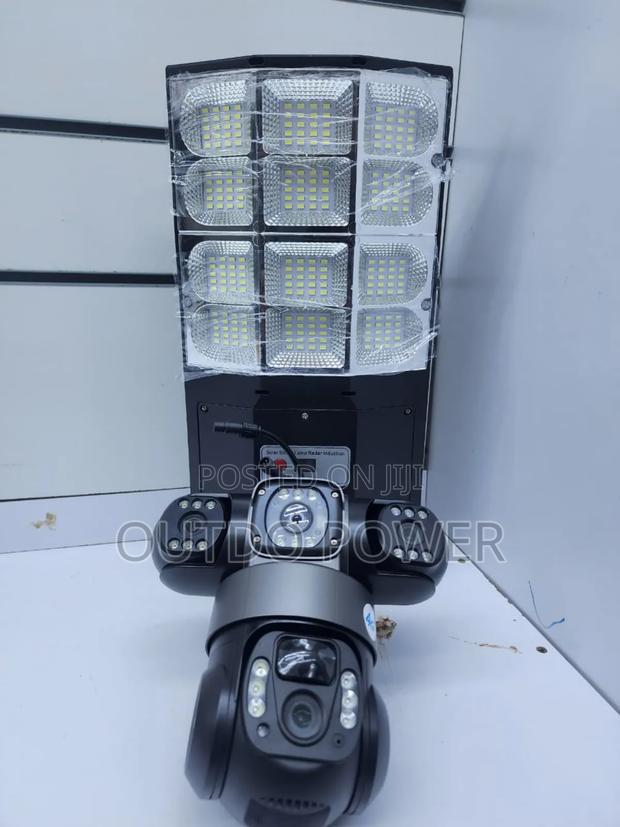 Tripple Lens 4g Solar Street Light With Camera