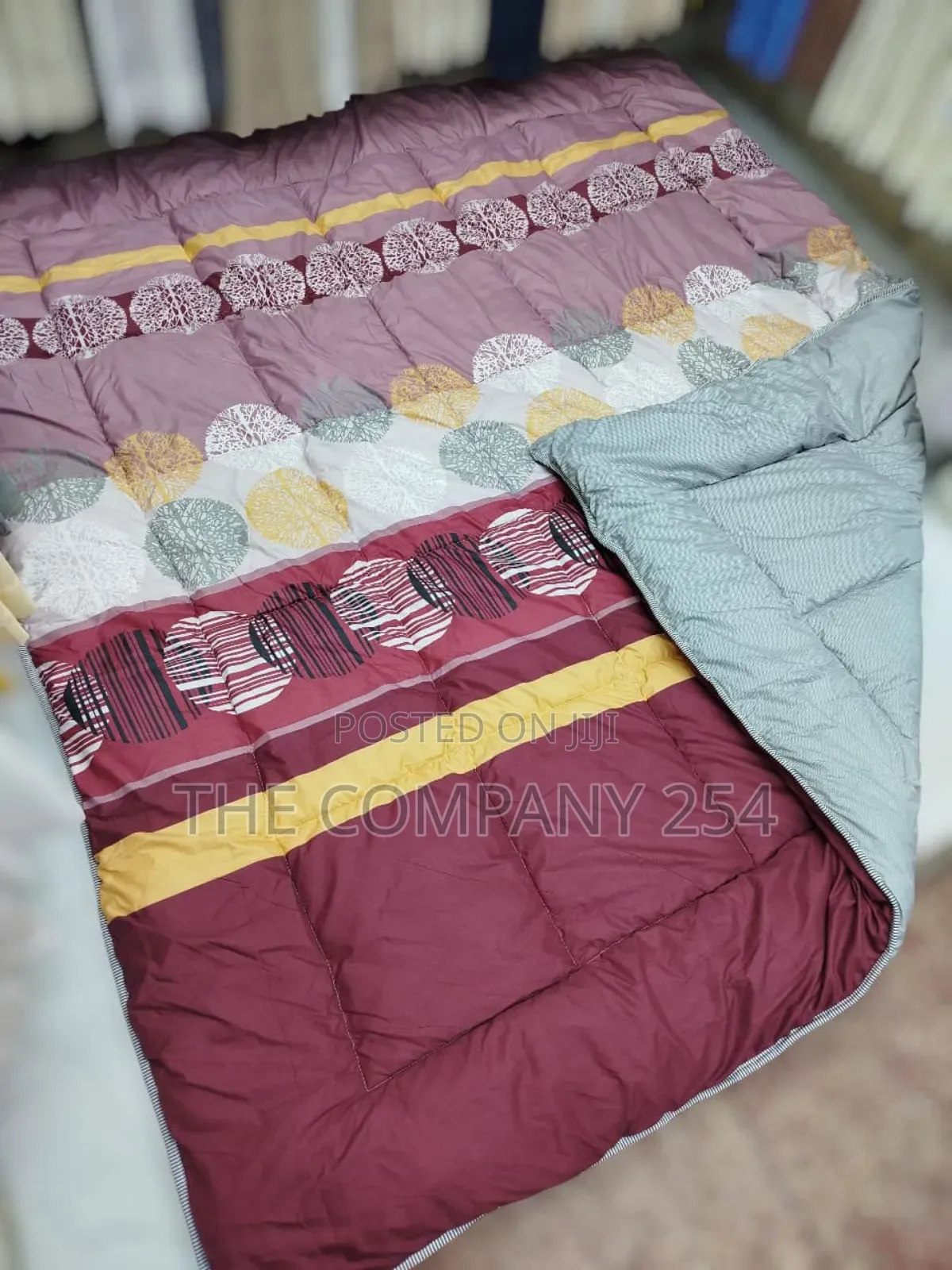 *Double Sided Heavy Cotton Binded Duvet* Size: 6×7 Pillowcases