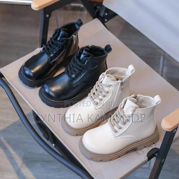 Shades: Black and Cream Kids Boots - thumbnail 5