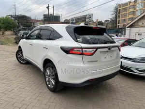 Toyota Harrier 2.0 2020 White