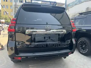 Toyota Land Cruiser Prado 2022 Black