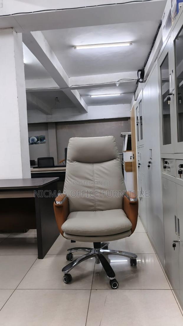 Sleek Comfort for Modern Workspaces Executive Chair