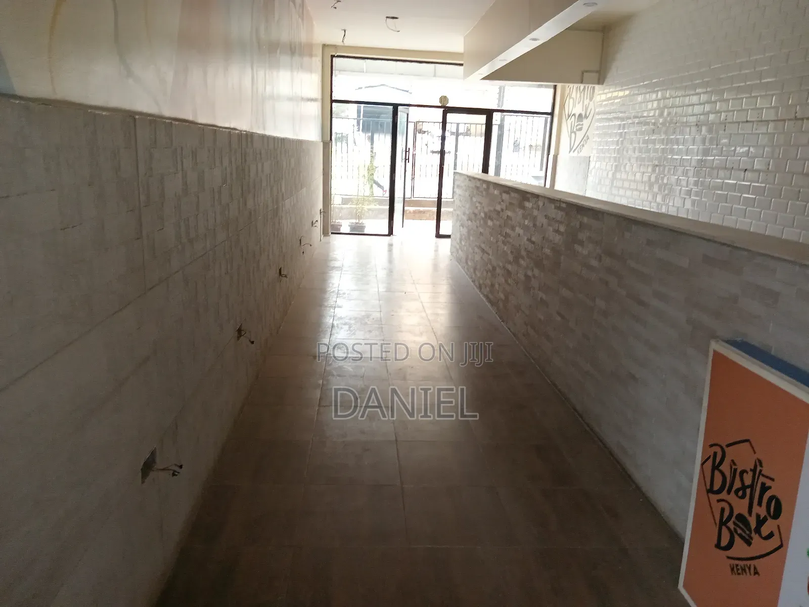 Shop/Showroom to Let in Westlands