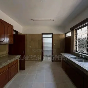 5bdrm Townhouse / Terrace in Kilimani for rent